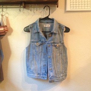 Madewell The Jean Vest in Clear Blue (light wash)